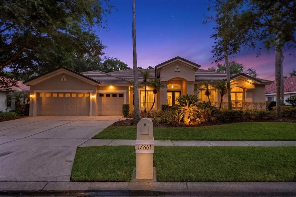 For Sale: $880,000 (6 beds, 3 baths, 3610 Square Feet)