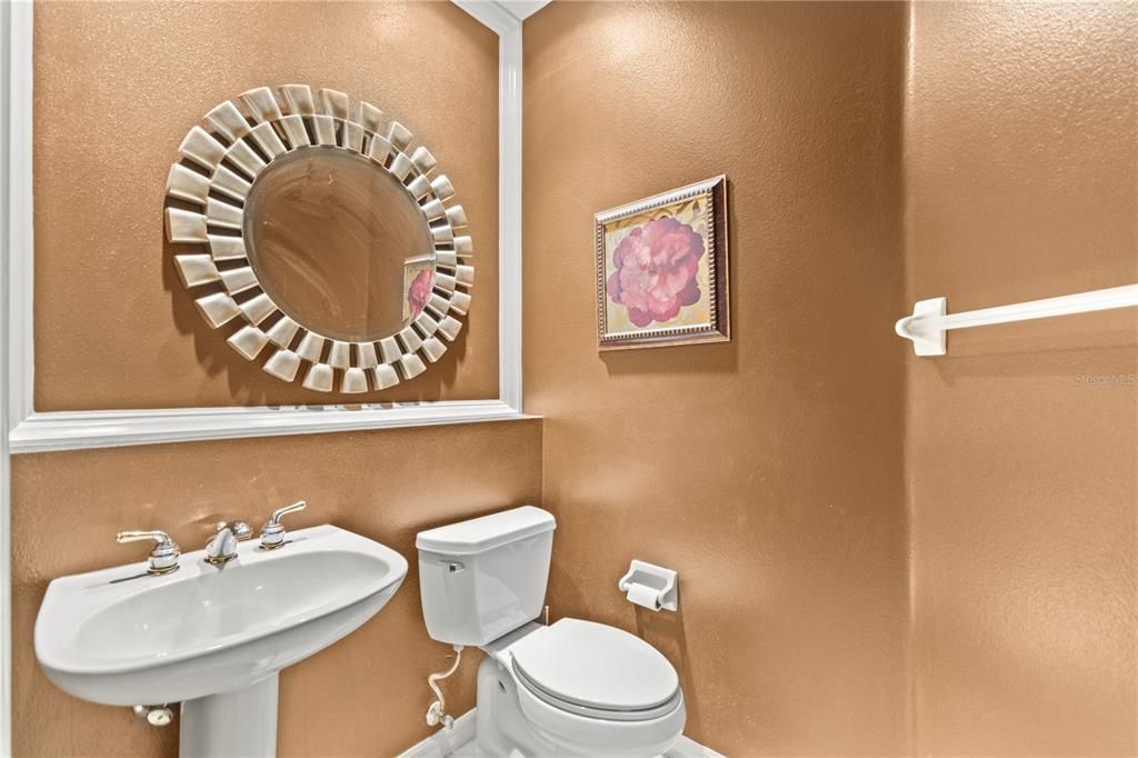 For Sale: $880,000 (6 beds, 3 baths, 3610 Square Feet)