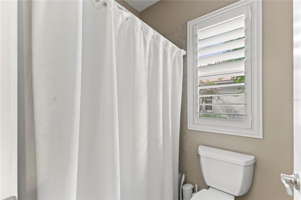 For Sale: $880,000 (6 beds, 3 baths, 3610 Square Feet)