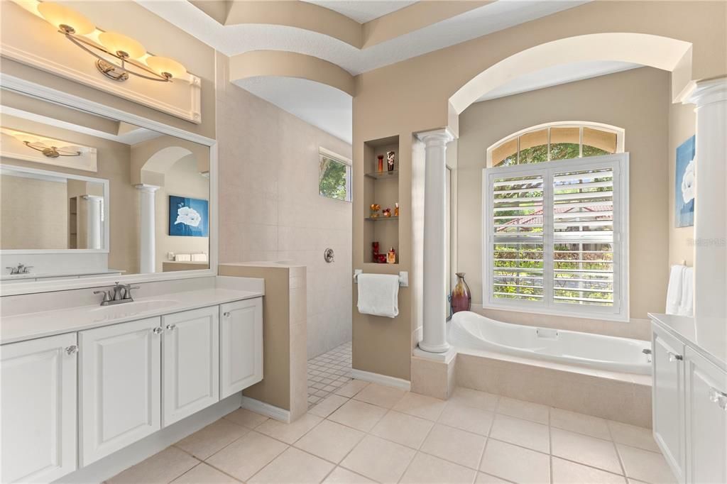For Sale: $880,000 (6 beds, 3 baths, 3610 Square Feet)