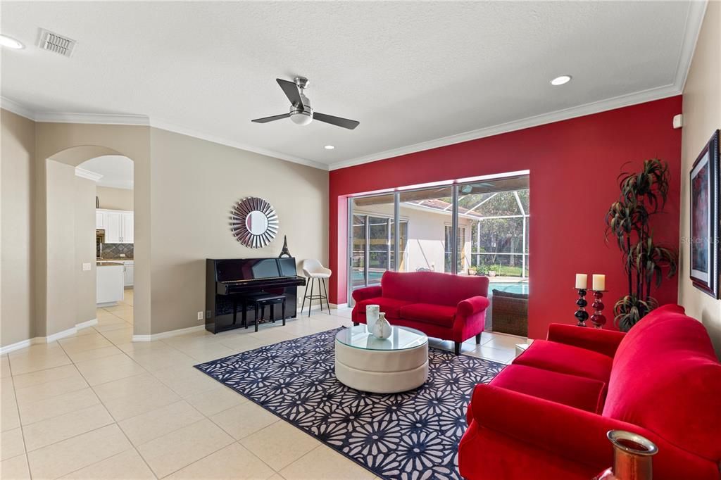 For Sale: $880,000 (6 beds, 3 baths, 3610 Square Feet)