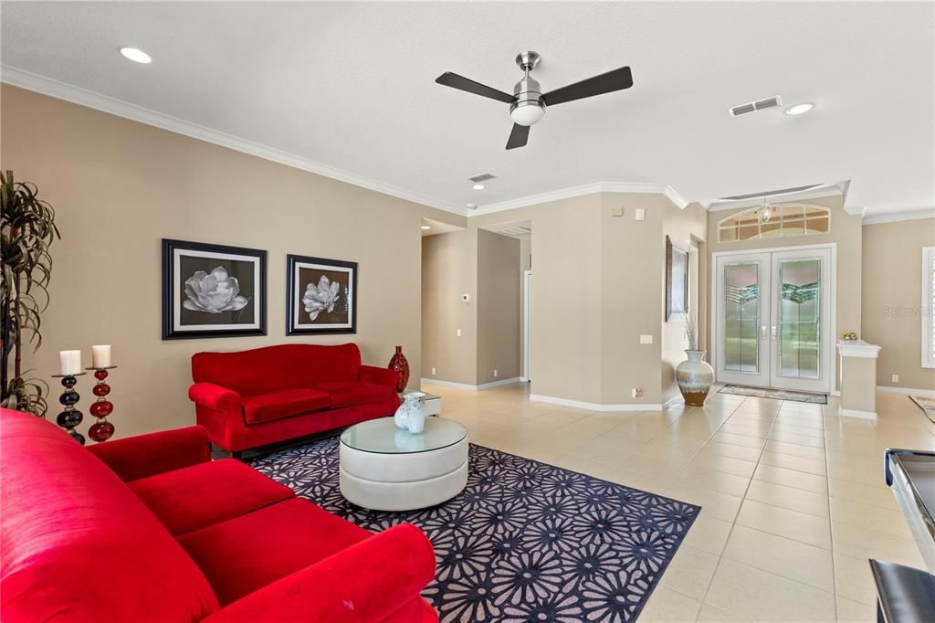 For Sale: $880,000 (6 beds, 3 baths, 3610 Square Feet)
