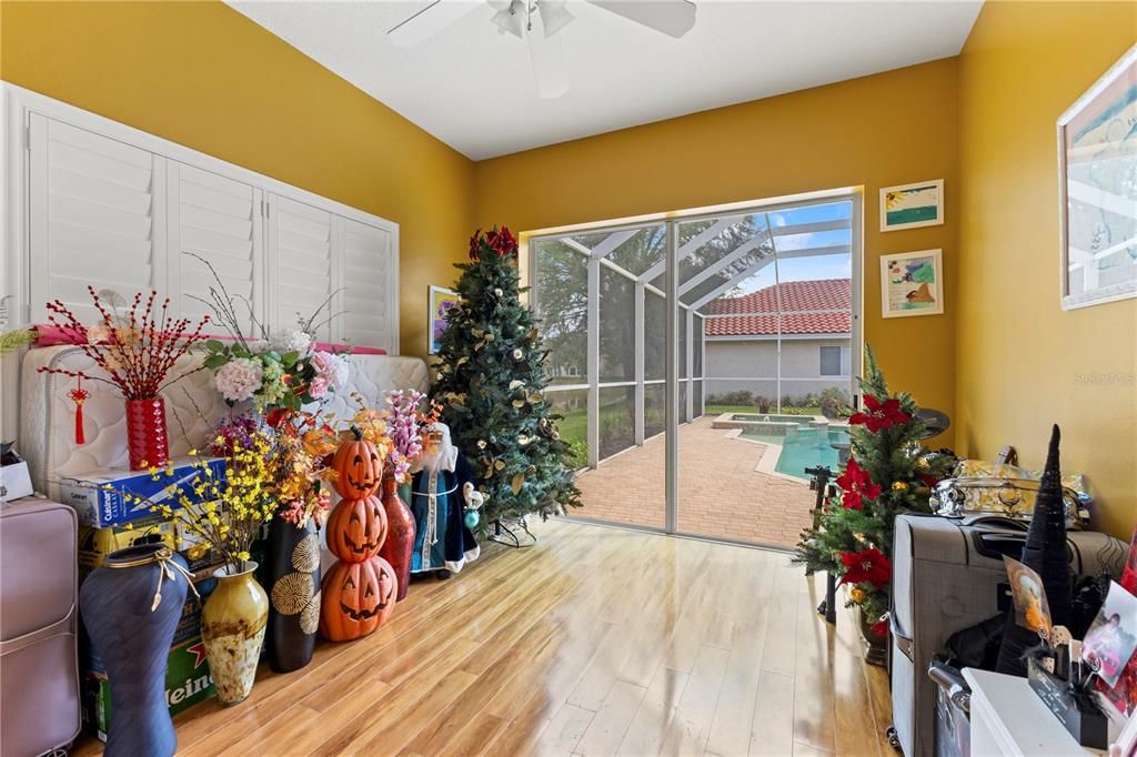 For Sale: $880,000 (6 beds, 3 baths, 3610 Square Feet)