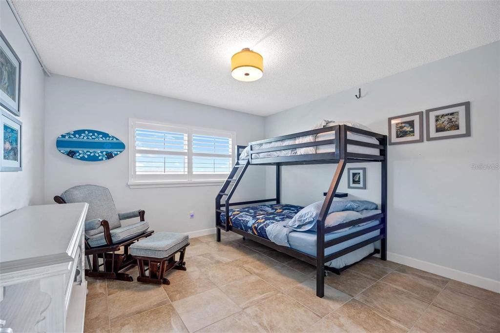 For Sale: $769,000 (2 beds, 2 baths, 1060 Square Feet)