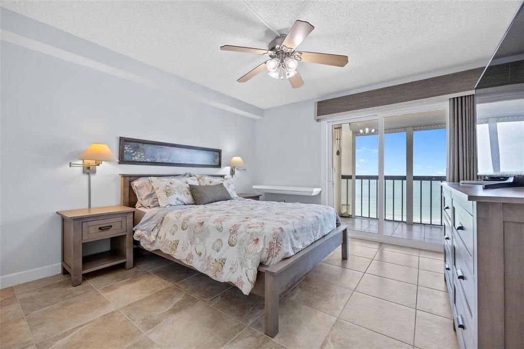 For Sale: $769,000 (2 beds, 2 baths, 1060 Square Feet)