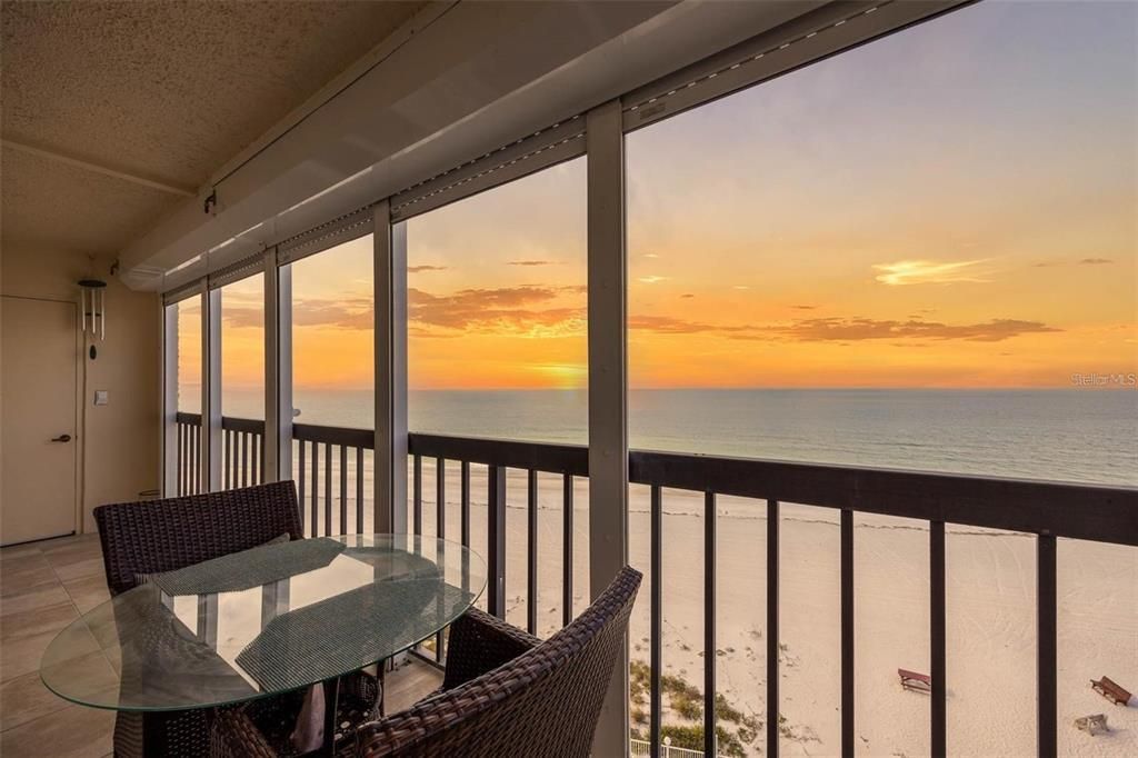For Sale: $769,000 (2 beds, 2 baths, 1060 Square Feet)