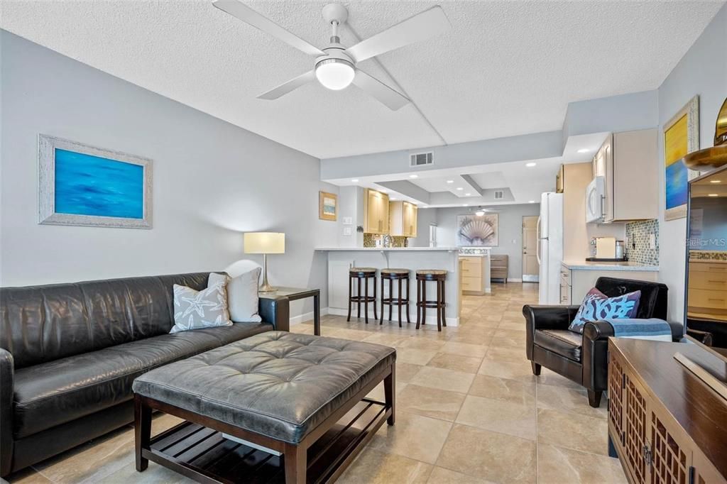 For Sale: $769,000 (2 beds, 2 baths, 1060 Square Feet)