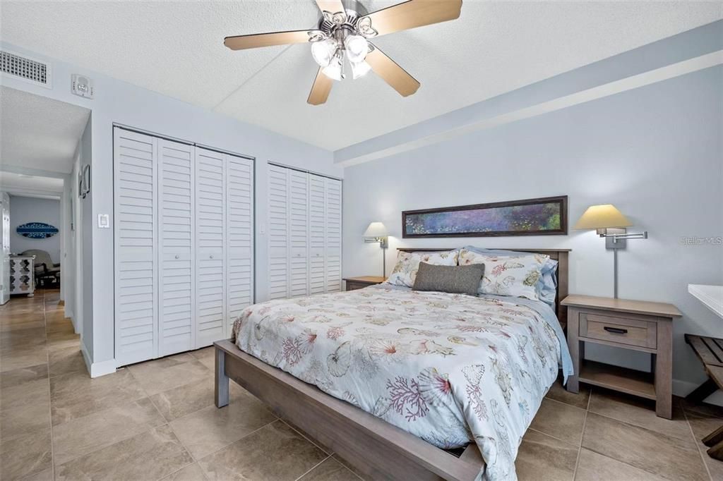 For Sale: $769,000 (2 beds, 2 baths, 1060 Square Feet)