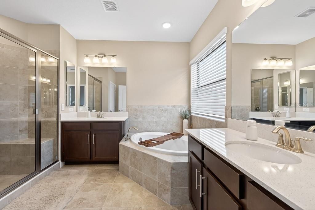 En Venta: $565,000 (5 camas, 3 baños, 2738 Pies cuadrados)