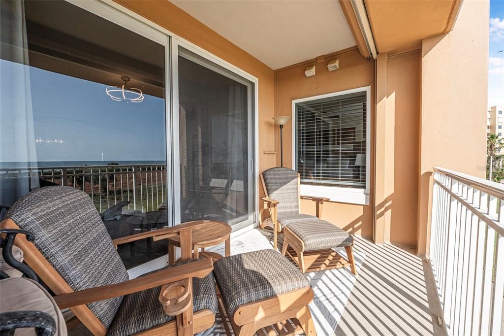 For Sale: $549,900 (3 beds, 2 baths, 1640 Square Feet)