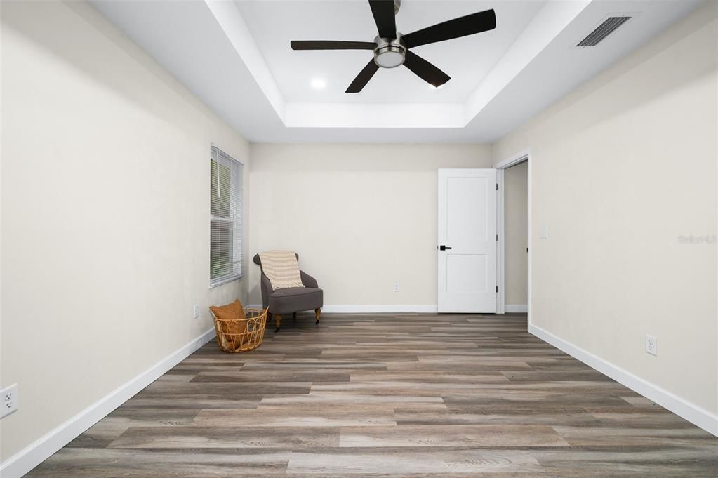 For Sale: $339,000 (3 beds, 2 baths, 1371 Square Feet)