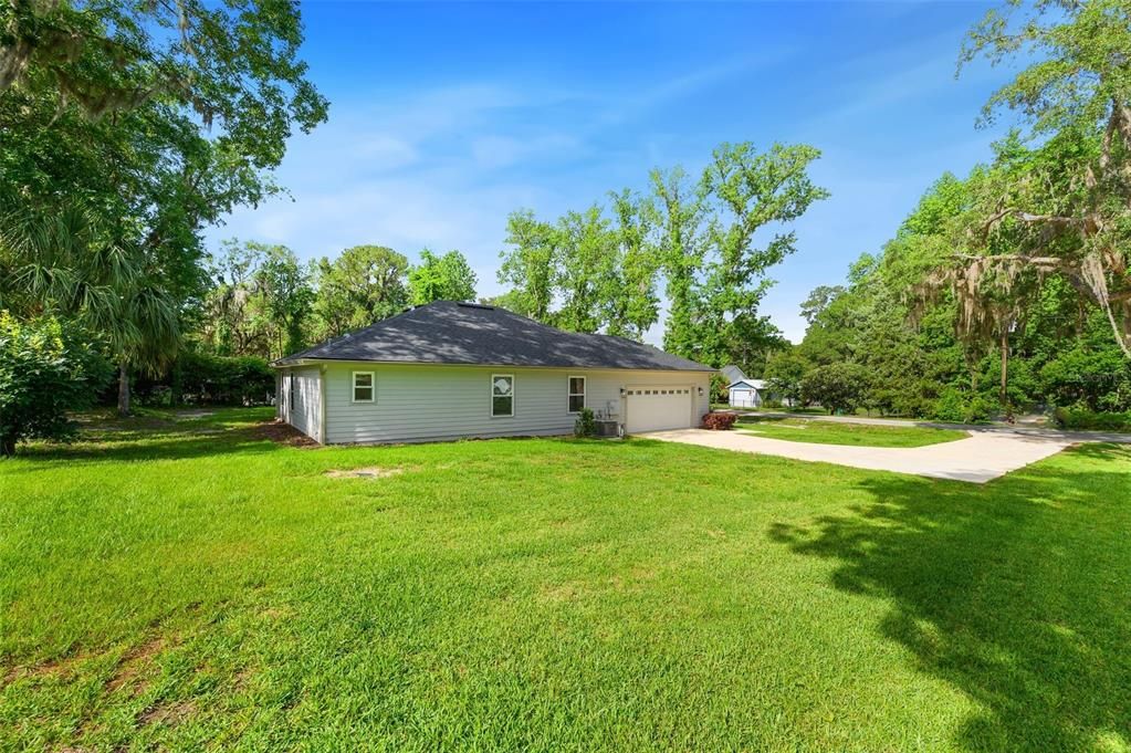 For Sale: $339,000 (3 beds, 2 baths, 1371 Square Feet)