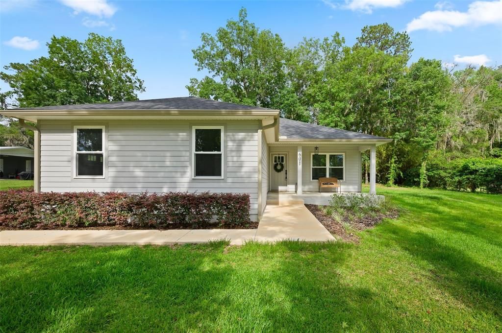 For Sale: $339,000 (3 beds, 2 baths, 1371 Square Feet)