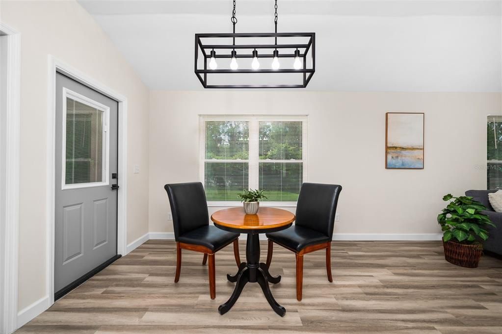 For Sale: $339,000 (3 beds, 2 baths, 1371 Square Feet)