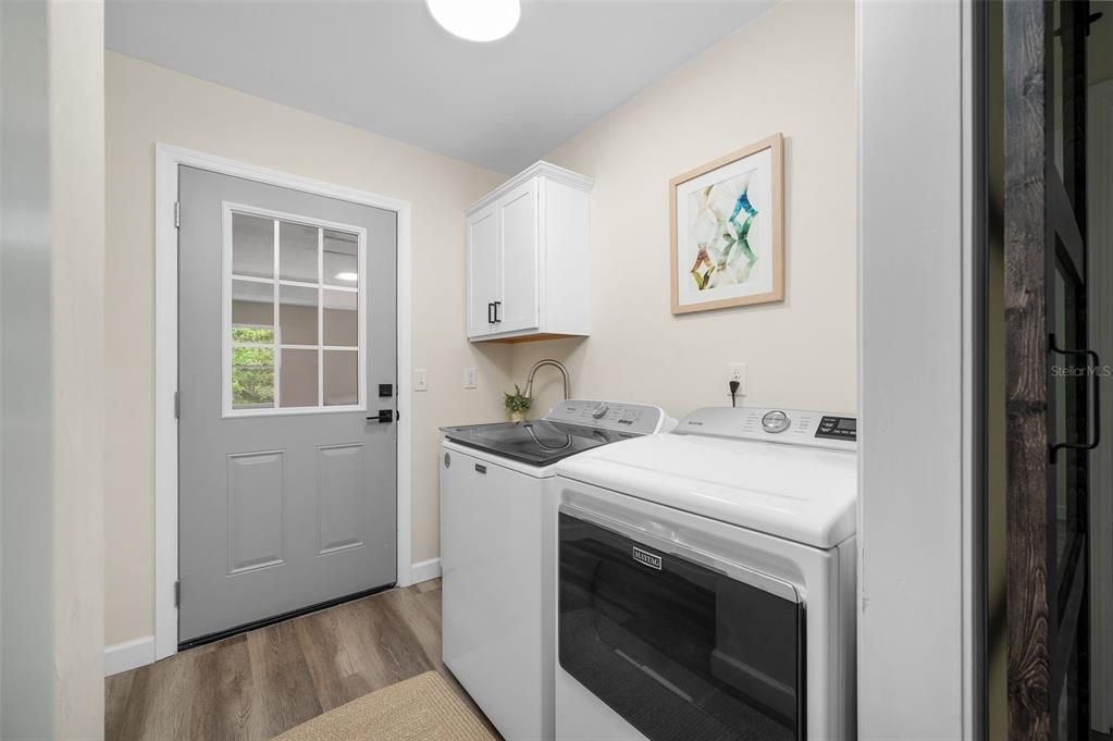 For Sale: $339,000 (3 beds, 2 baths, 1371 Square Feet)