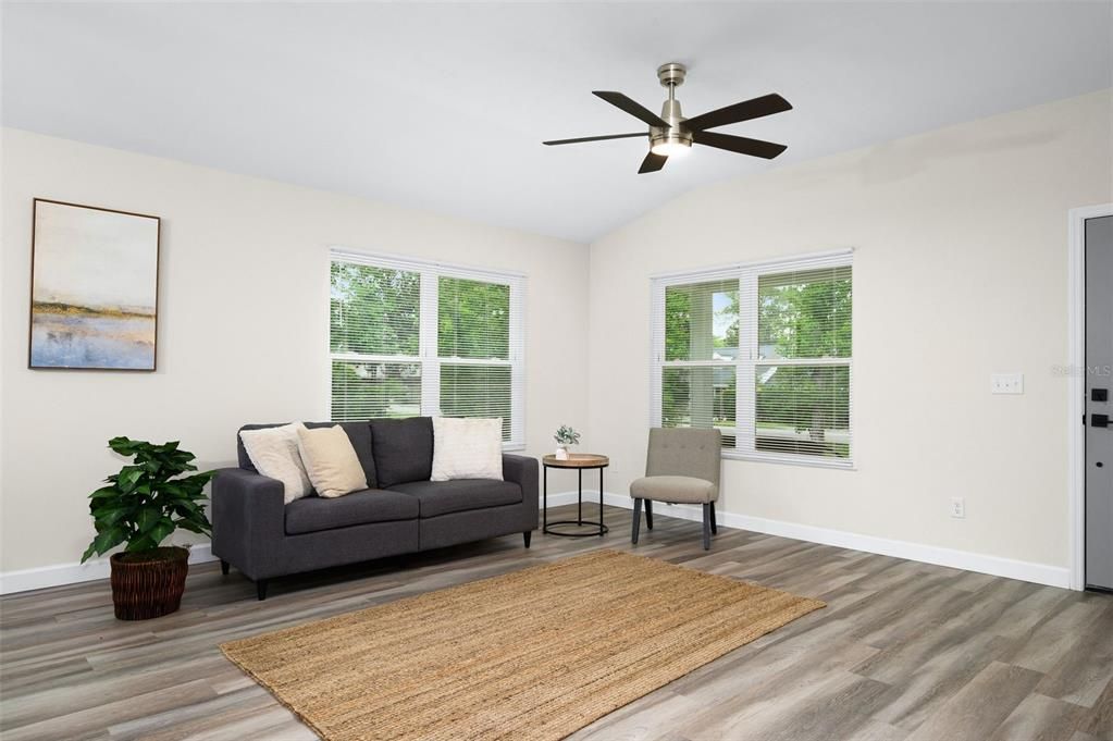 For Sale: $339,000 (3 beds, 2 baths, 1371 Square Feet)