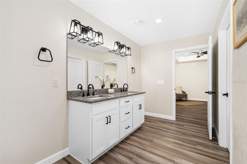 For Sale: $339,000 (3 beds, 2 baths, 1371 Square Feet)
