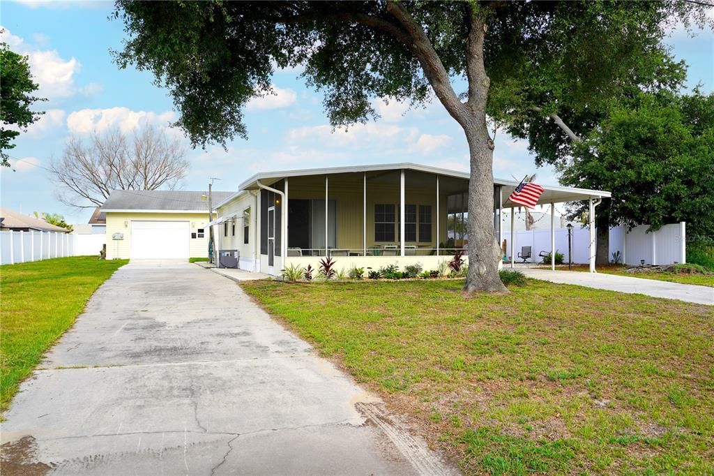 For Sale: $259,900 (2 beds, 3 baths, 1032 Square Feet)