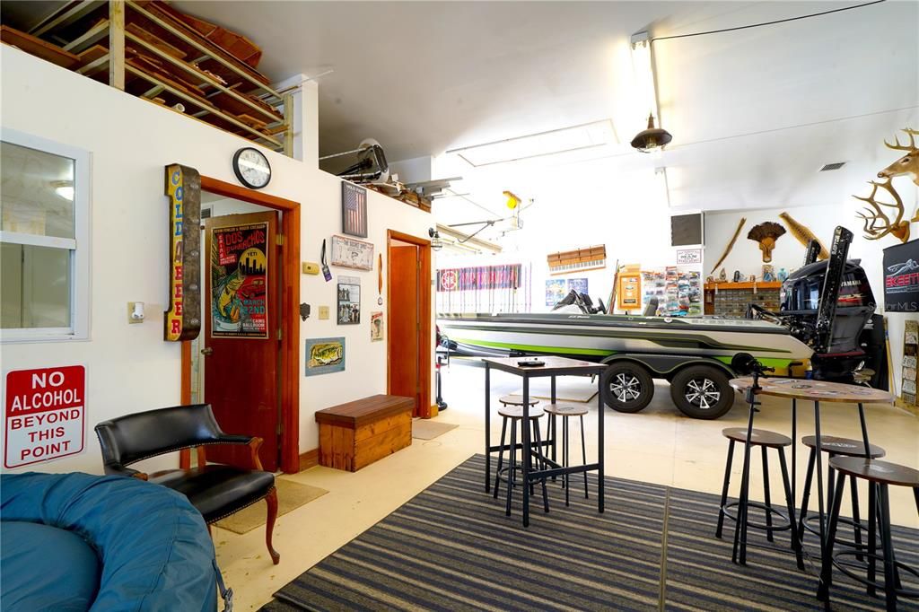 For Sale: $259,900 (2 beds, 3 baths, 1032 Square Feet)