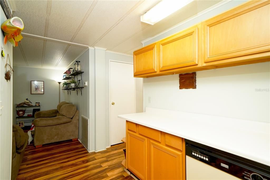 For Sale: $259,900 (2 beds, 3 baths, 1032 Square Feet)