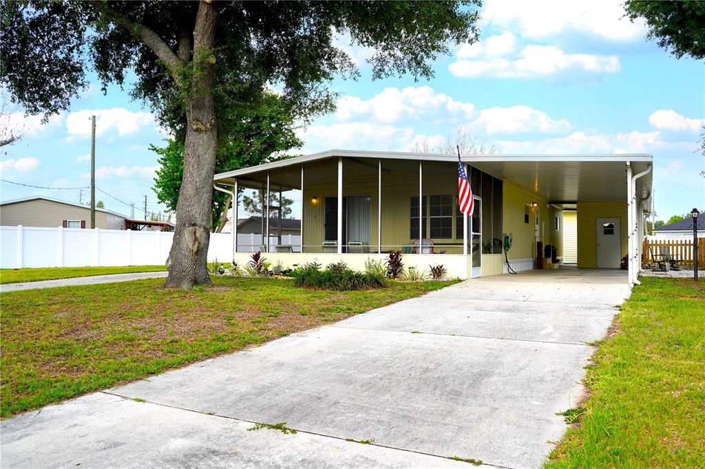 For Sale: $259,900 (2 beds, 3 baths, 1032 Square Feet)