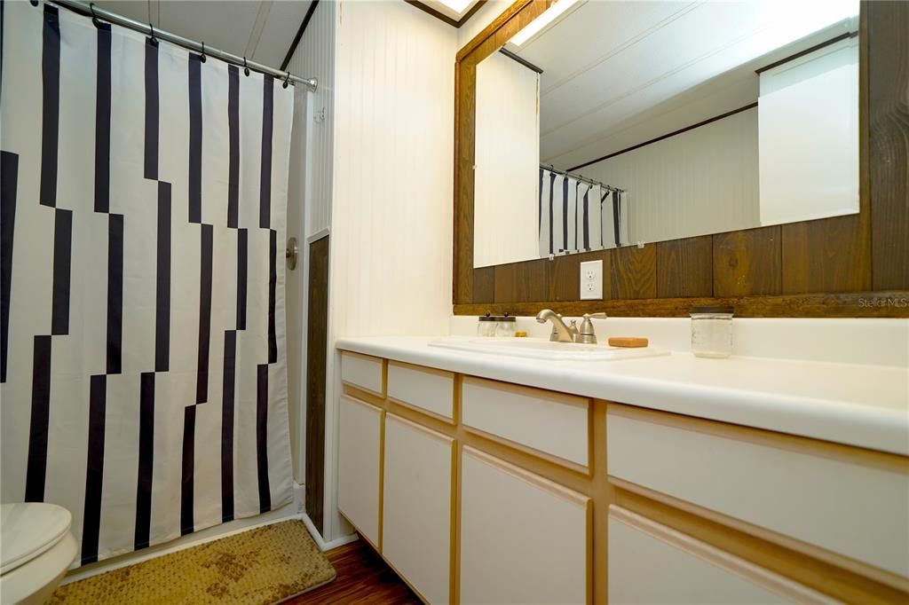 For Sale: $259,900 (2 beds, 3 baths, 1032 Square Feet)
