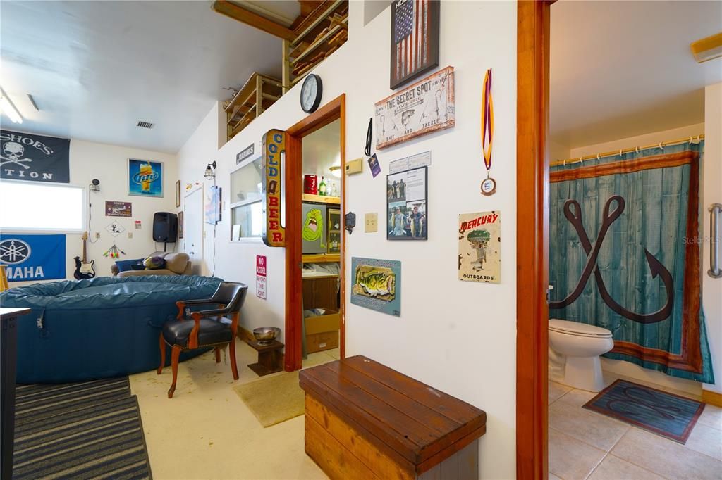For Sale: $259,900 (2 beds, 3 baths, 1032 Square Feet)