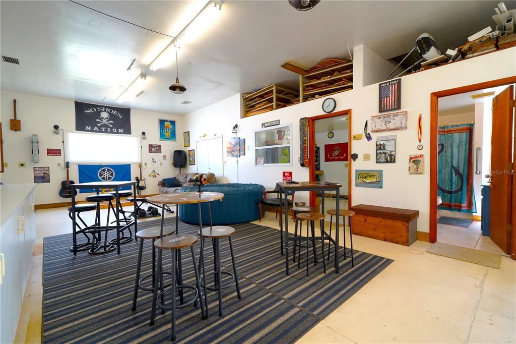 For Sale: $259,900 (2 beds, 3 baths, 1032 Square Feet)