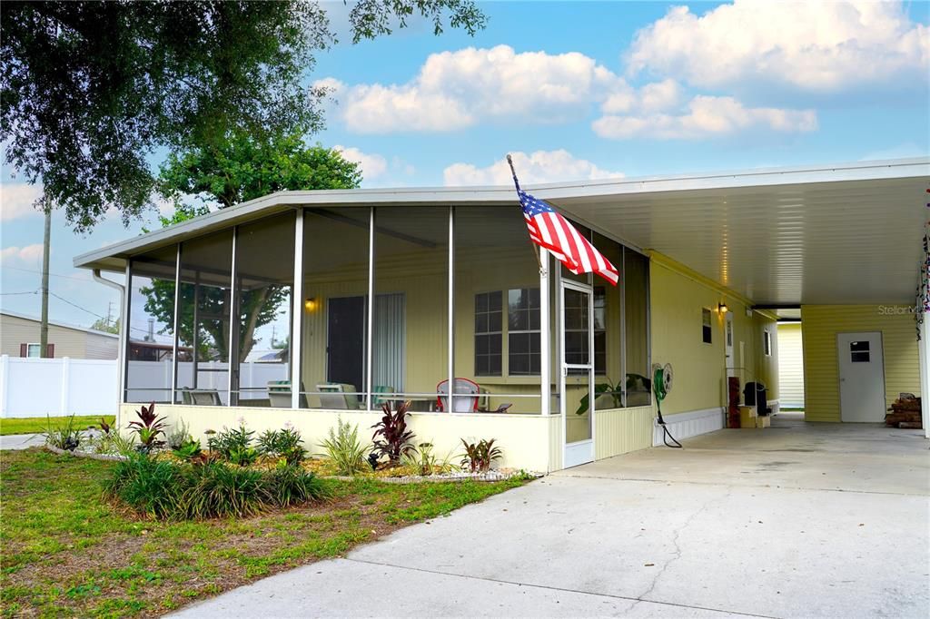 For Sale: $259,900 (2 beds, 3 baths, 1032 Square Feet)
