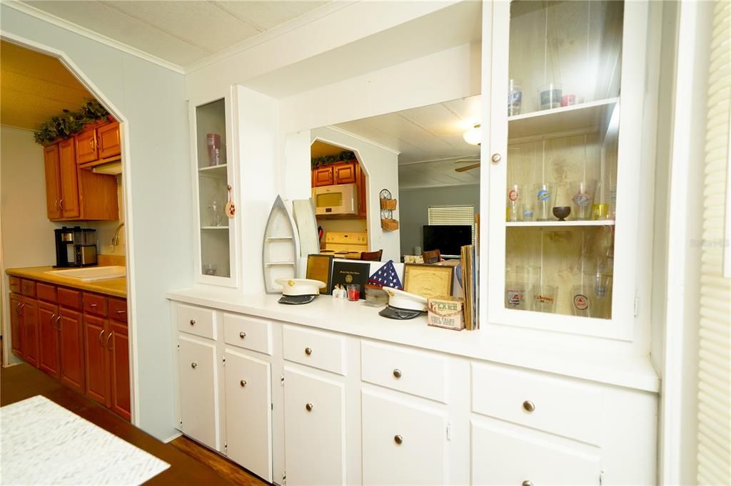 For Sale: $259,900 (2 beds, 3 baths, 1032 Square Feet)
