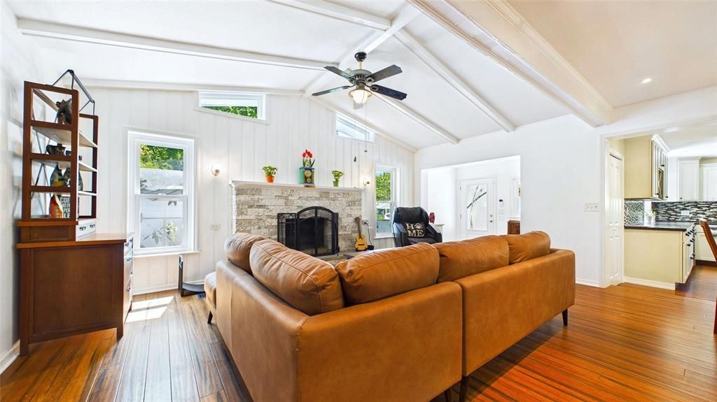For Sale: $749,000 (3 beds, 3 baths, 1569 Square Feet)