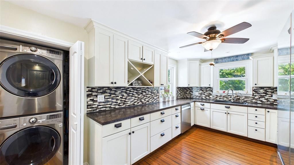 For Sale: $749,000 (3 beds, 3 baths, 1569 Square Feet)
