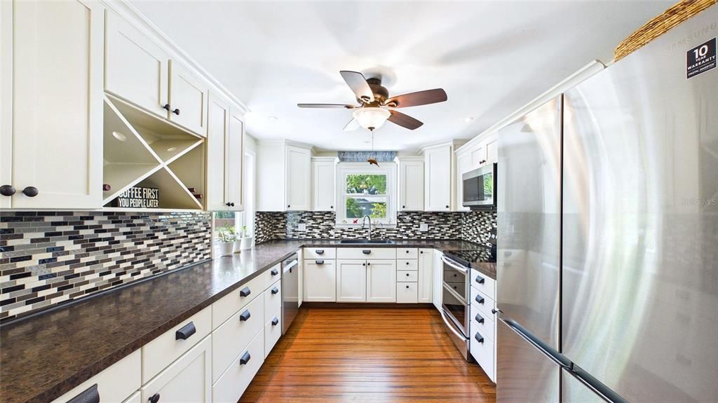 For Sale: $749,000 (3 beds, 3 baths, 1569 Square Feet)