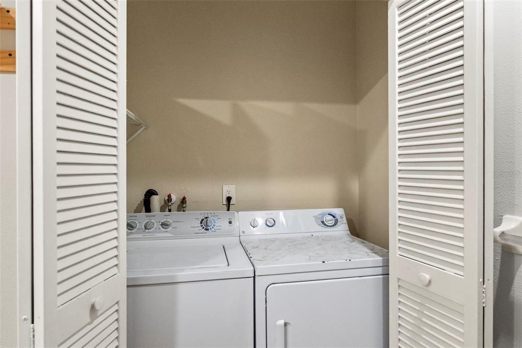 For Rent: $2,000 (2 beds, 2 baths, 1093 Square Feet)