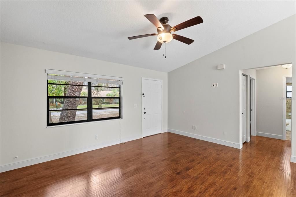 For Rent: $2,000 (2 beds, 2 baths, 1093 Square Feet)