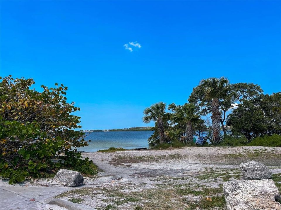 For Rent: $2,000 (2 beds, 2 baths, 1093 Square Feet)