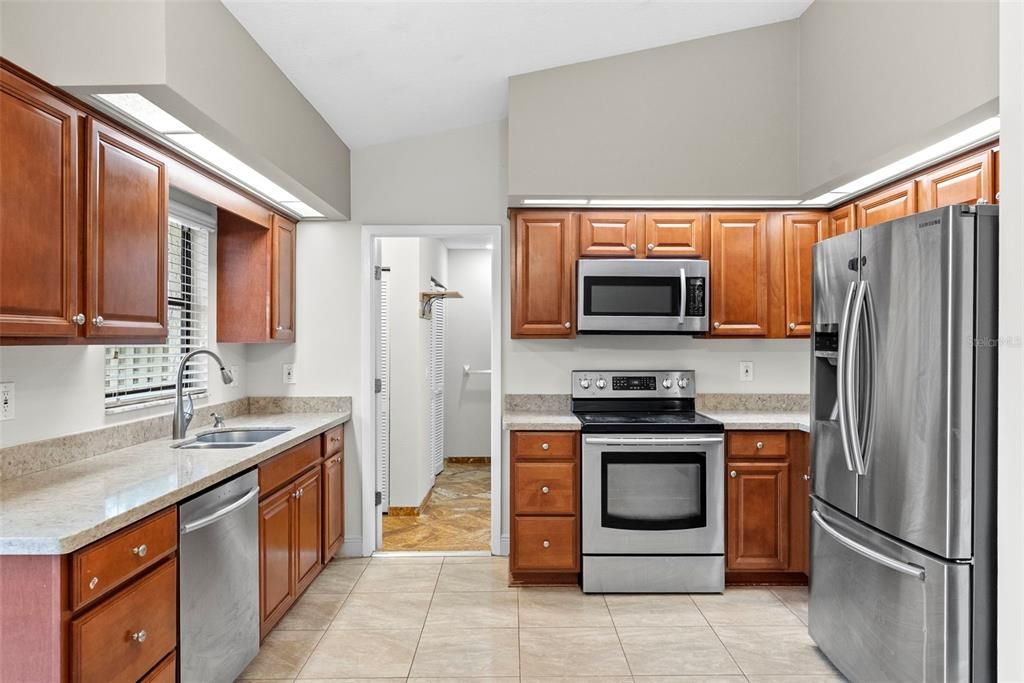 For Rent: $2,000 (2 beds, 2 baths, 1093 Square Feet)