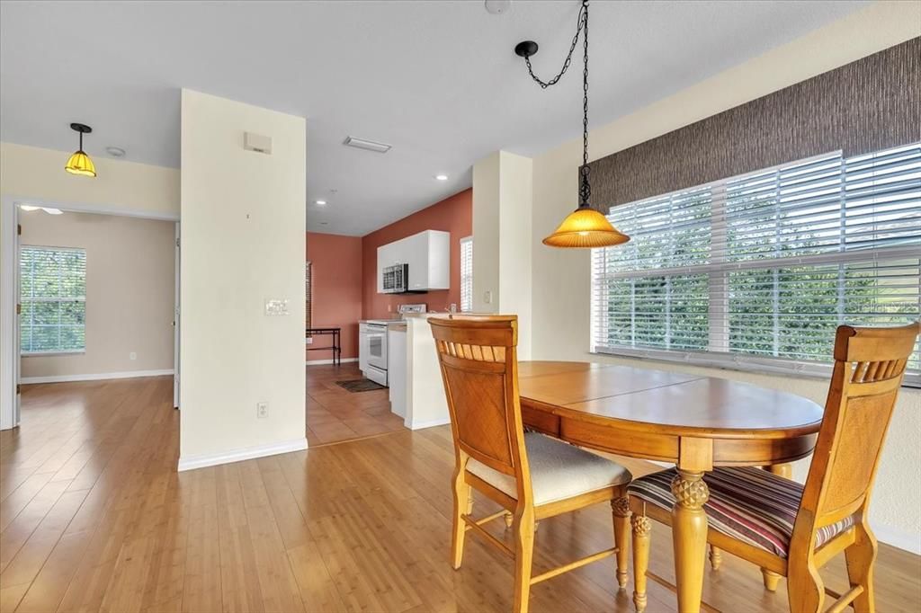 For Sale: $215,000 (3 beds, 2 baths, 1207 Square Feet)