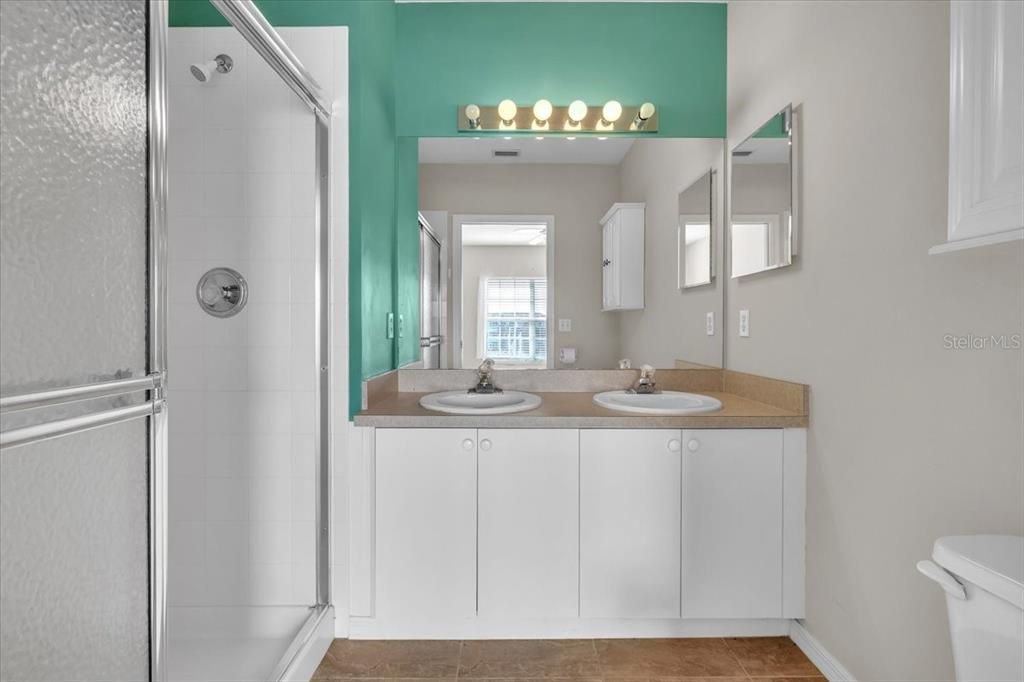 For Sale: $215,000 (3 beds, 2 baths, 1207 Square Feet)