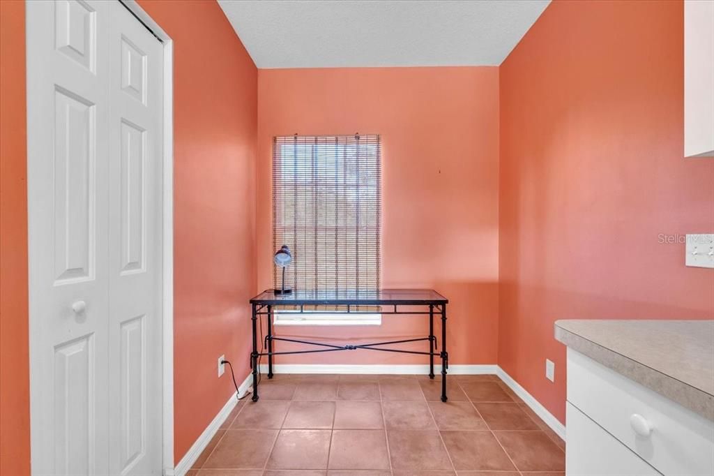 For Sale: $215,000 (3 beds, 2 baths, 1207 Square Feet)