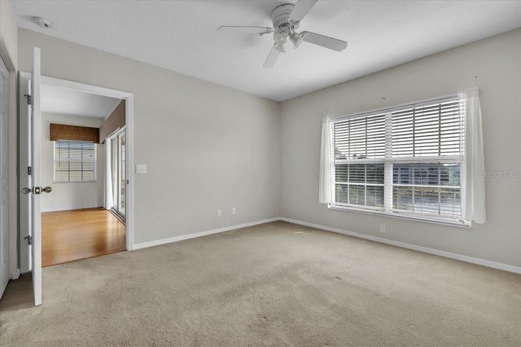 For Sale: $215,000 (3 beds, 2 baths, 1207 Square Feet)