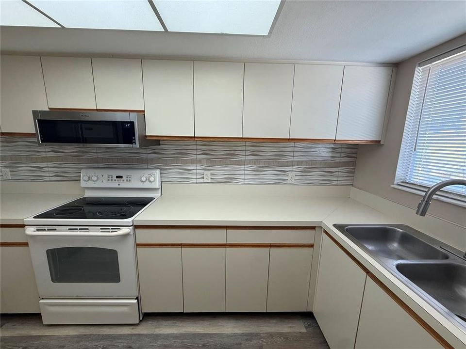 For Rent: $1,499 (2 beds, 2 baths, 1004 Square Feet)