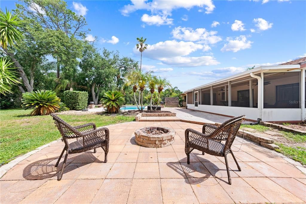 For Sale: $450,000 (3 beds, 2 baths, 1635 Square Feet)