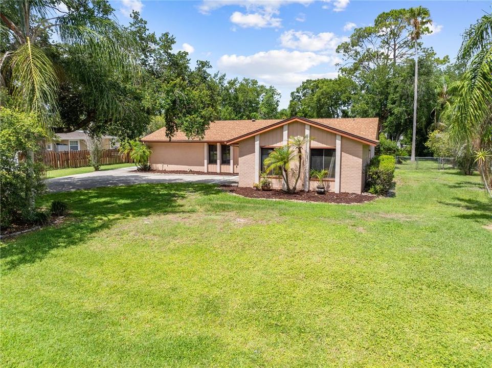 For Sale: $450,000 (3 beds, 2 baths, 1635 Square Feet)
