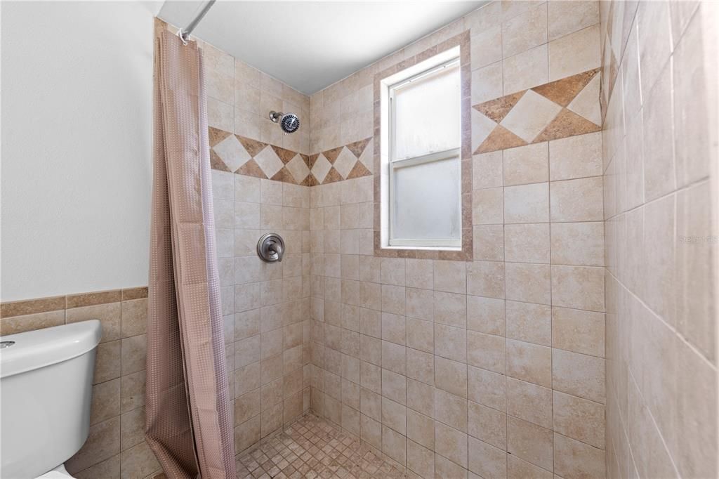 For Sale: $450,000 (3 beds, 2 baths, 1635 Square Feet)