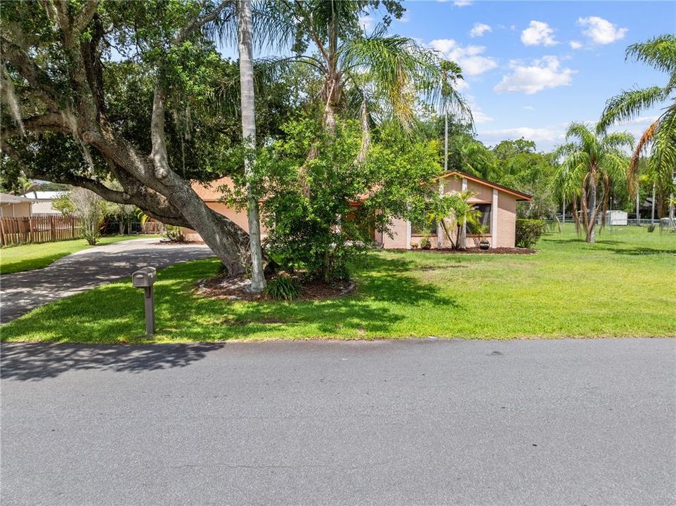 For Sale: $450,000 (3 beds, 2 baths, 1635 Square Feet)