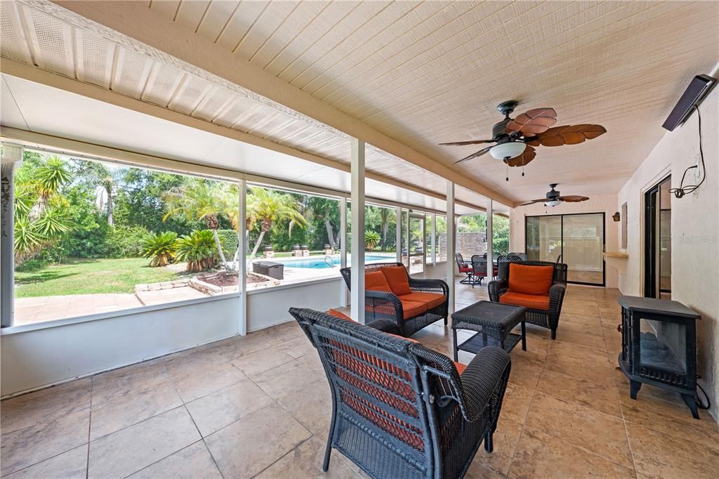 For Sale: $450,000 (3 beds, 2 baths, 1635 Square Feet)