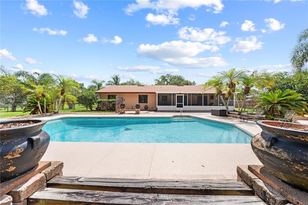 For Sale: $450,000 (3 beds, 2 baths, 1635 Square Feet)