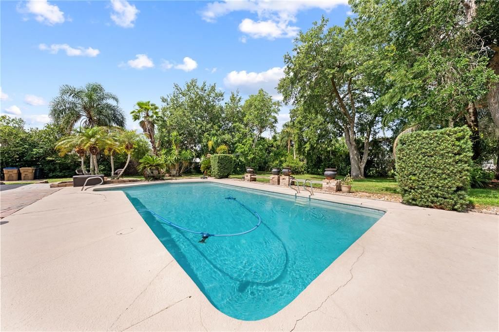 For Sale: $450,000 (3 beds, 2 baths, 1635 Square Feet)