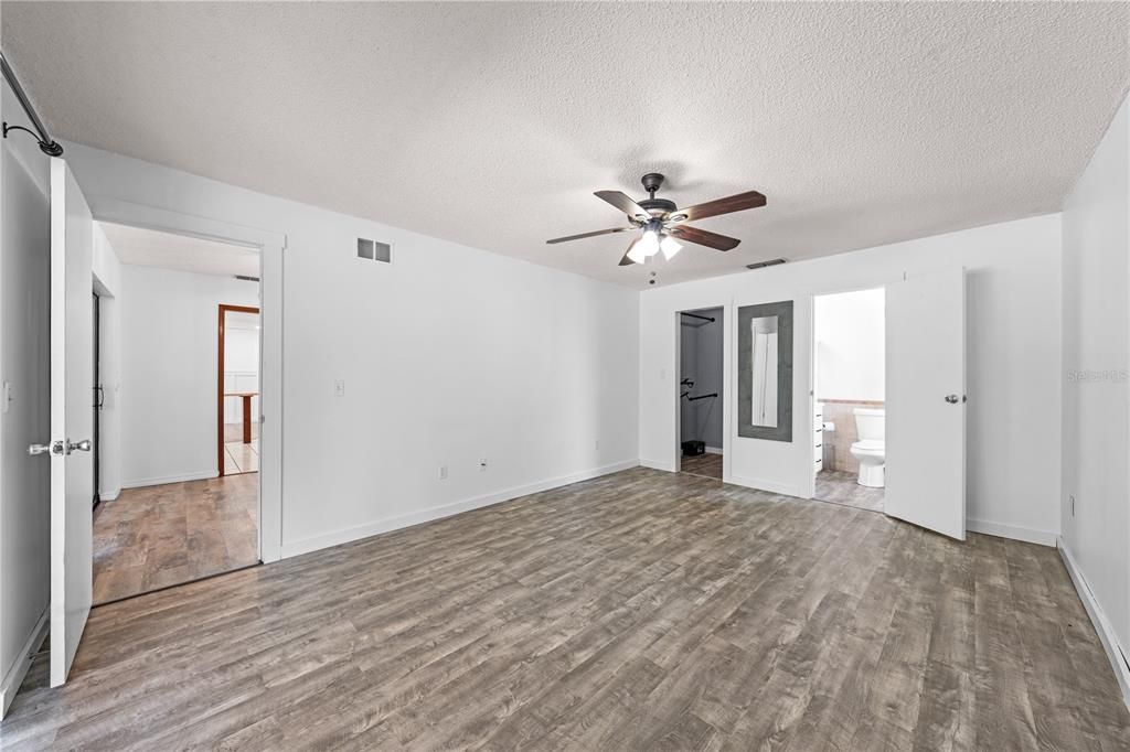 For Sale: $450,000 (3 beds, 2 baths, 1635 Square Feet)